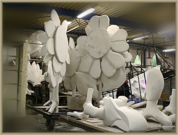 sized_sized_P2030186a karnaval - werk hallen