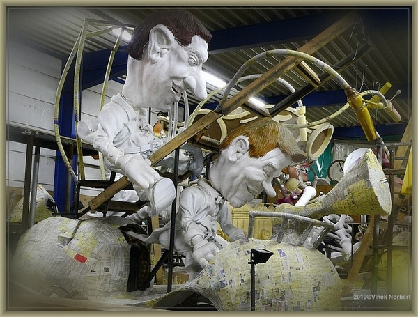 sized_sized_P2030191a karnaval - werk hallen