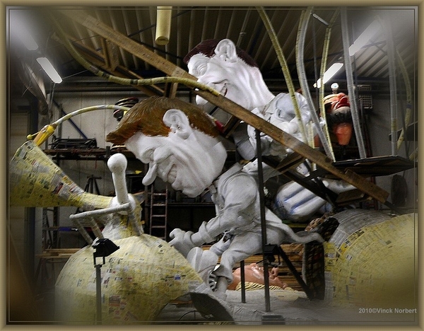 sized_sized_P2030197a karnaval - werk hallen