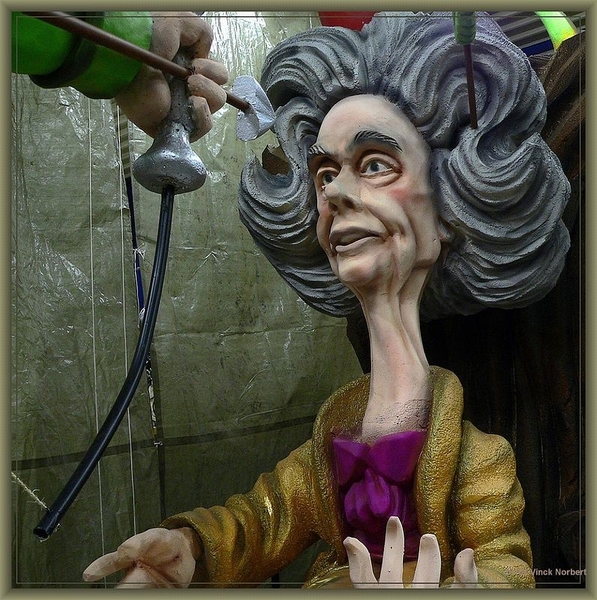 sized_sized_P2030216a karnaval - werk hallen