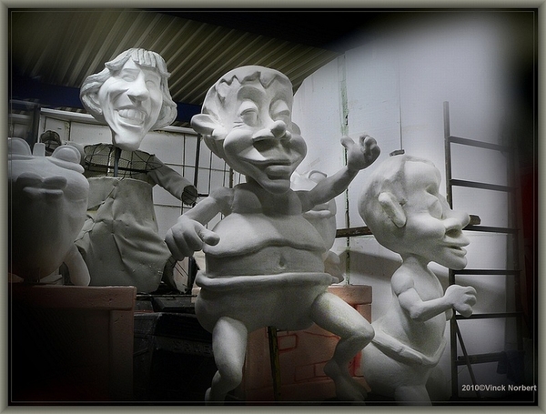 sized_sized_P2030228a karnaval - werk hallen