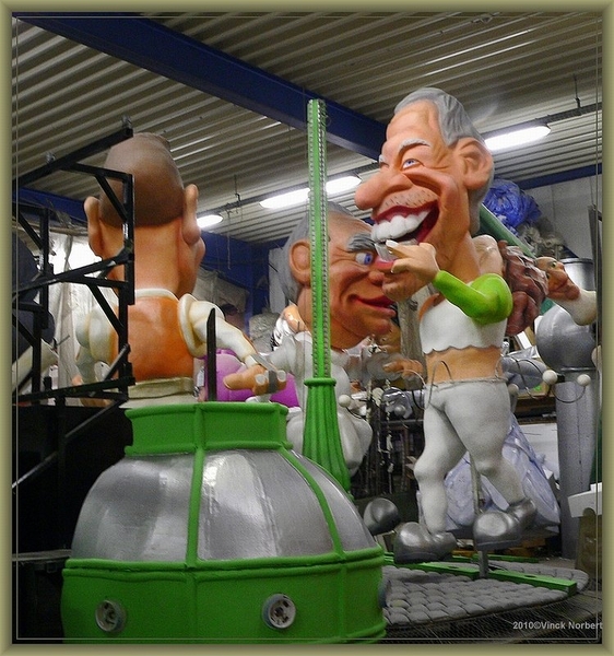 sized_sized_P2030233a karnaval - werk hallen