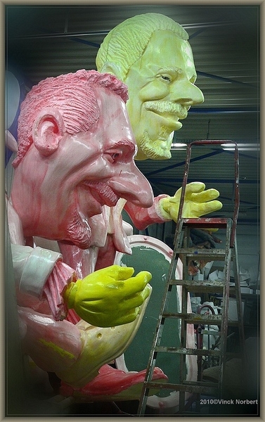 sized_sized_P2030237a karnaval - werk hallen