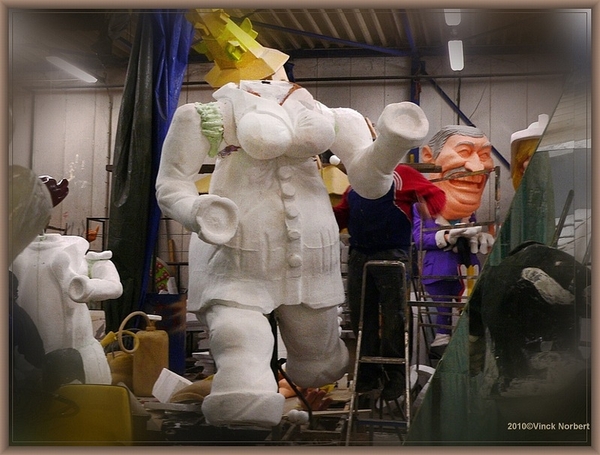 sized_sized_P2030240a karnaval - werk hallen