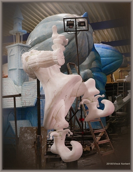 sized_sized_P2030253a karnaval - werk hallen