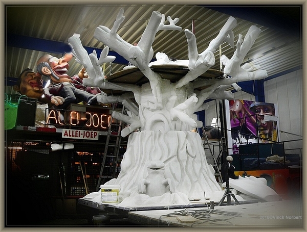 sized_sized_P2030257a karnaval - werk hallen