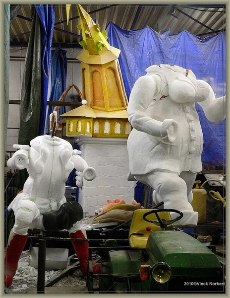 sized_sized_P2030265a karnaval - werk hallen