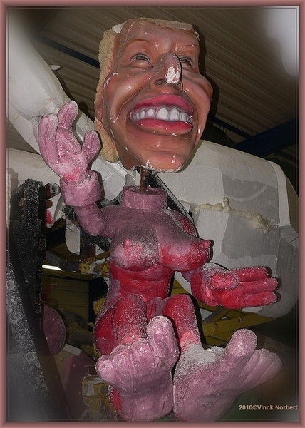 sized_sized_P2030289a karnaval - werk hallen