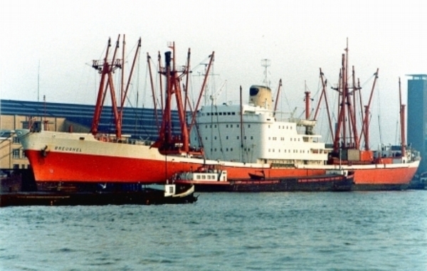 Cmb m/v Breughel in Antwerpen kaai 214