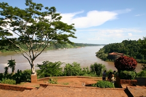 Drielandenpunt op samenvloeiing Iguazu en Paranarivier