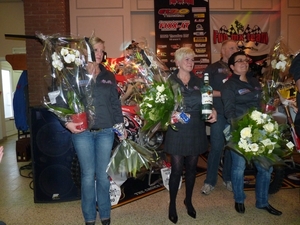 Nogmaals de dames in de bloemen