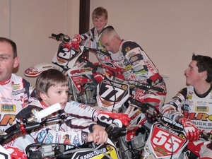 Heikki op zijn motor in de kleuren van fun mx