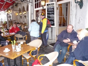 10.03.21.BERGEN OP ZOOM .ONZE CHAUFEURS OP EEN TERASJE