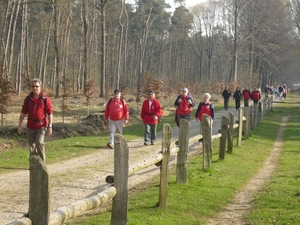 10.04.18.ZONNEBEKE.VEEL VOLK OP GANG