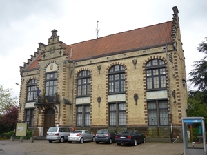 10.05.02.HUIZINGEN .GEMEENTEHUIS  DWORP