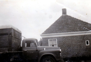 International uit 1957. locatie Noordhorn