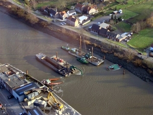 Gezonken schip ANTA te Hamme