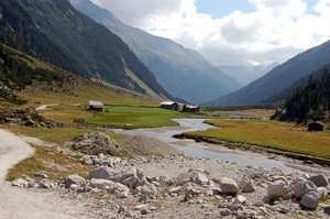 H64   wandeling naar Bauernhaus 1651 m