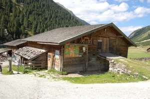 H65   wandeling naar Bauernhaus 1651 m