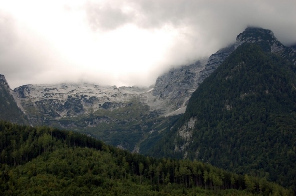 M12  Bergen in de wolken