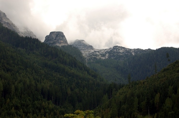 M15  Bergen in de wolken