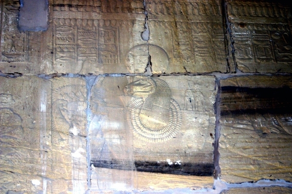 e12  Karnak 016