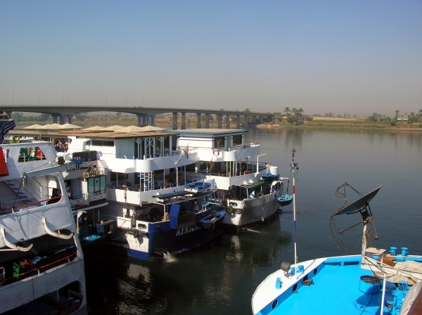 j Luxor brug