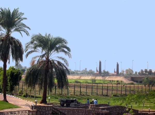 k  Luxor de brug