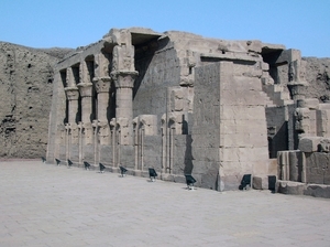 e4   Edfu-tempel