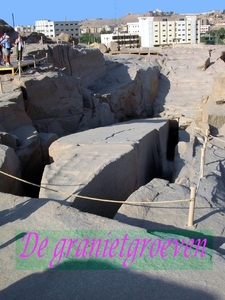 a  Aswan granietgroef
