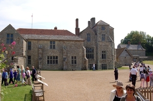 b86  Carisbrooke castle