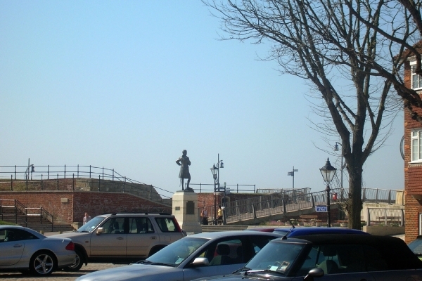 L191  Portsmouth Nelson standbeeld