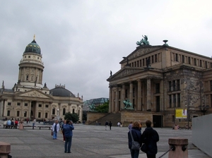 d4  Gendarmenmarkt- schauspielhaus en Duitse dom