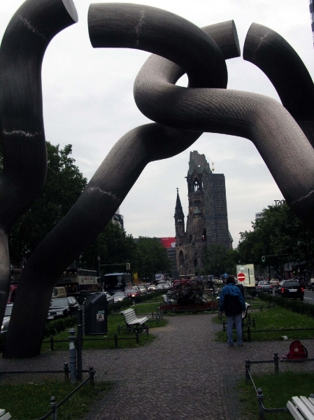 e81 Kurfürstendam Berlin monument