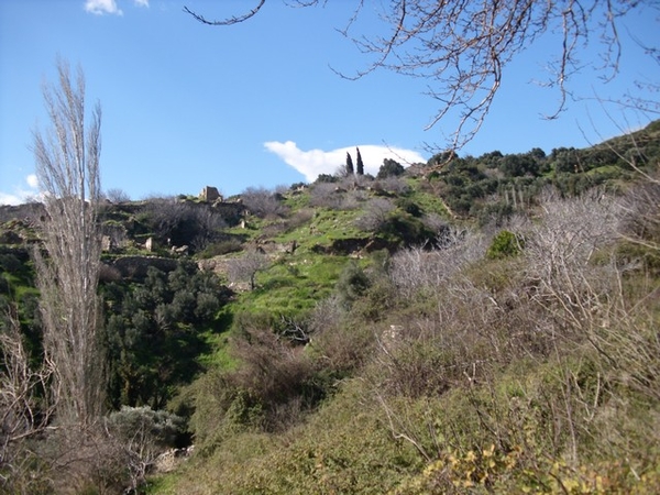 Gllbahe, de runes van het dorp.