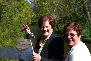 chris hilda in het keukenhof in nederland