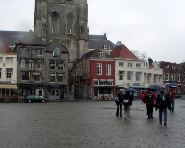 op de markt..nog met paraplu..