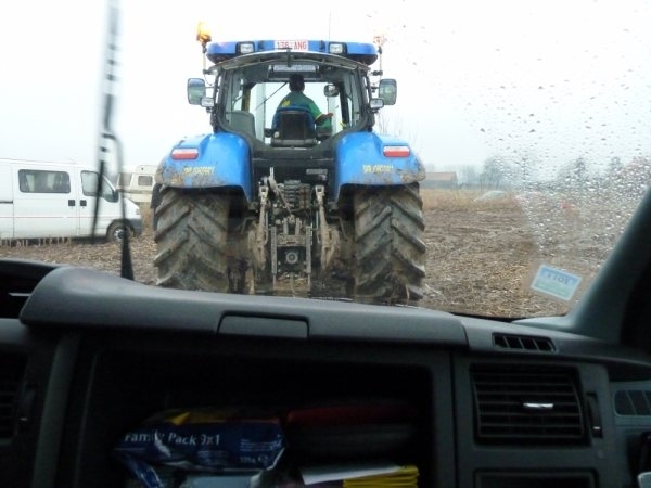 De tractor kwam er aan te pas.