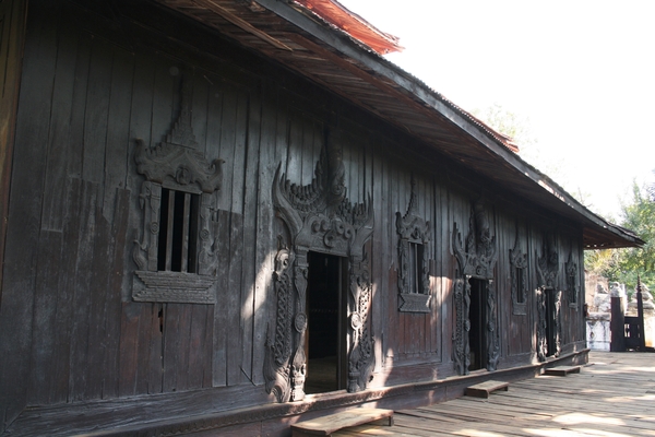 Ava : het Bagaya klooster