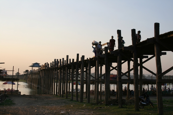 U Bein bridge