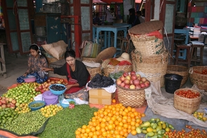 Grote markt in Nyaugshwe