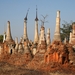 Inthein : wel meer dan honderd stupa's