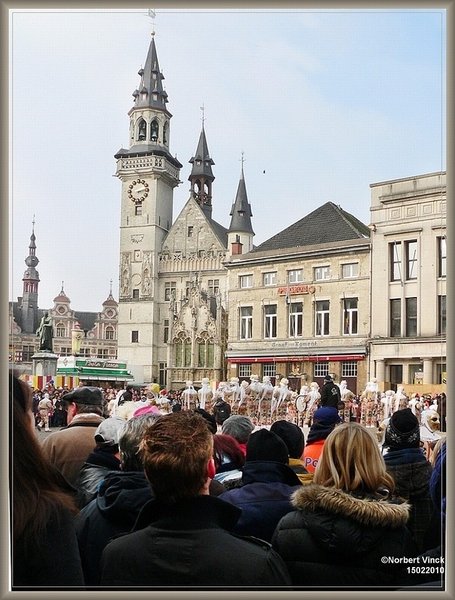 sized_sized_P2030785a karnaval maadag bezemdans