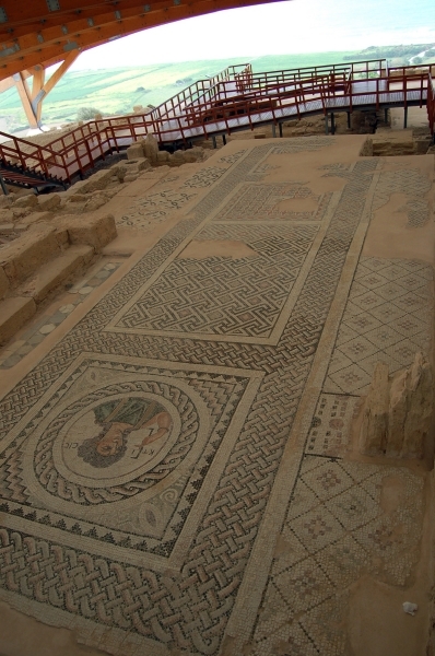 07Cyprus - Kourion - Eustolisch complex.jpg