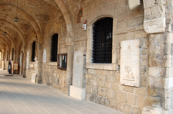 057Cyprus - Larnaca - Lazaruskerk.jpg
