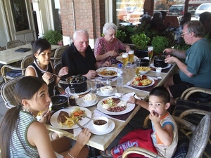 Lunch op terras van Temsica