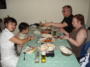 Michael, Estrella, G & R bij Kam Kwok