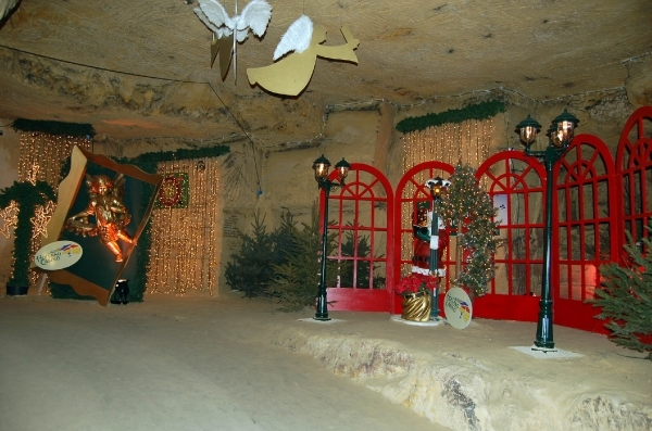 11.12.06 Valkenburg Kerstmarkt Gemeentegrot046