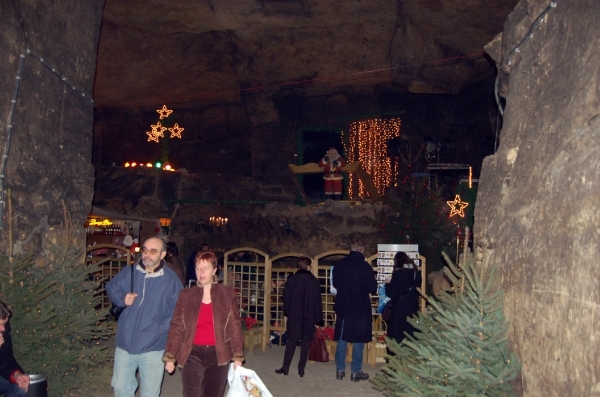 11.12.06 Valkenburg Kerstmarkt Gemeentegrot050
