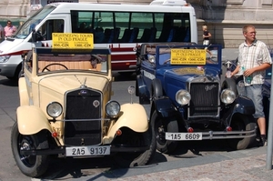 B65 oude wagens- voor rondritten in Praag